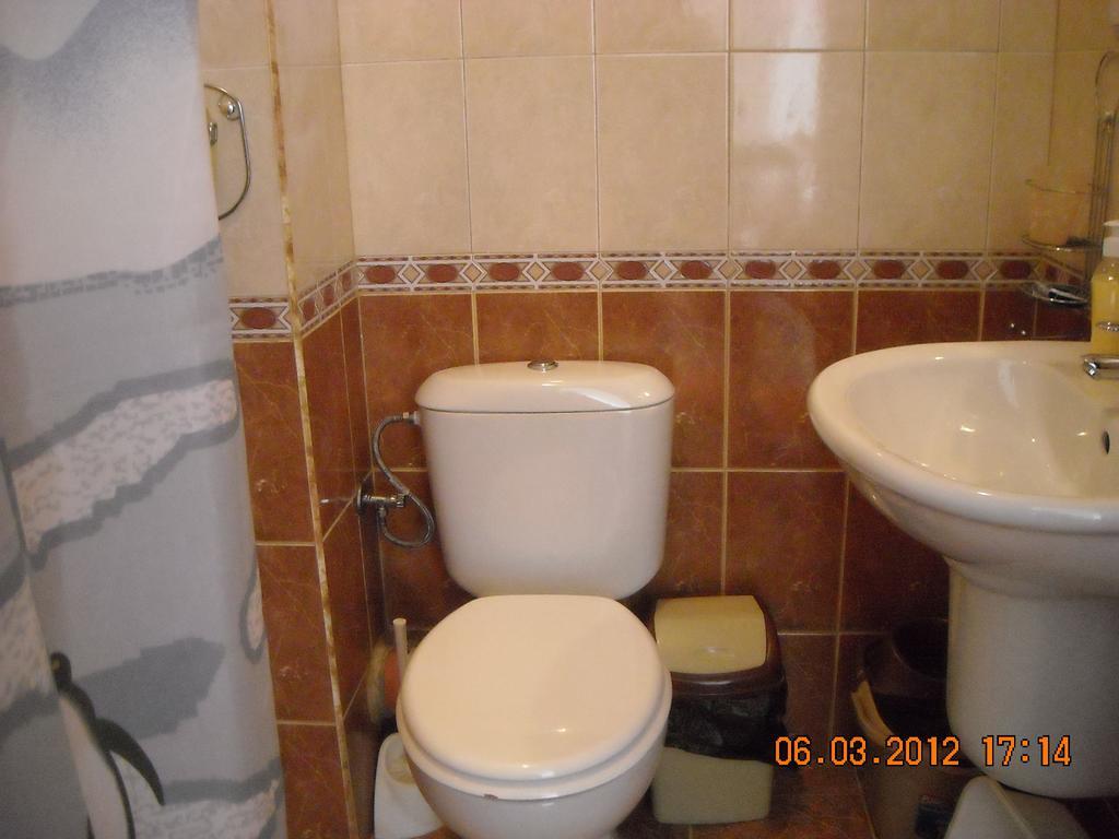 Apartamenti Zhelezovi Поморие Номер фото