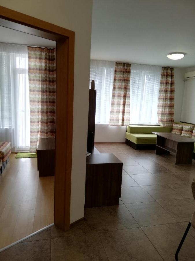 Apartamenti Zhelezovi Поморие Экстерьер фото
