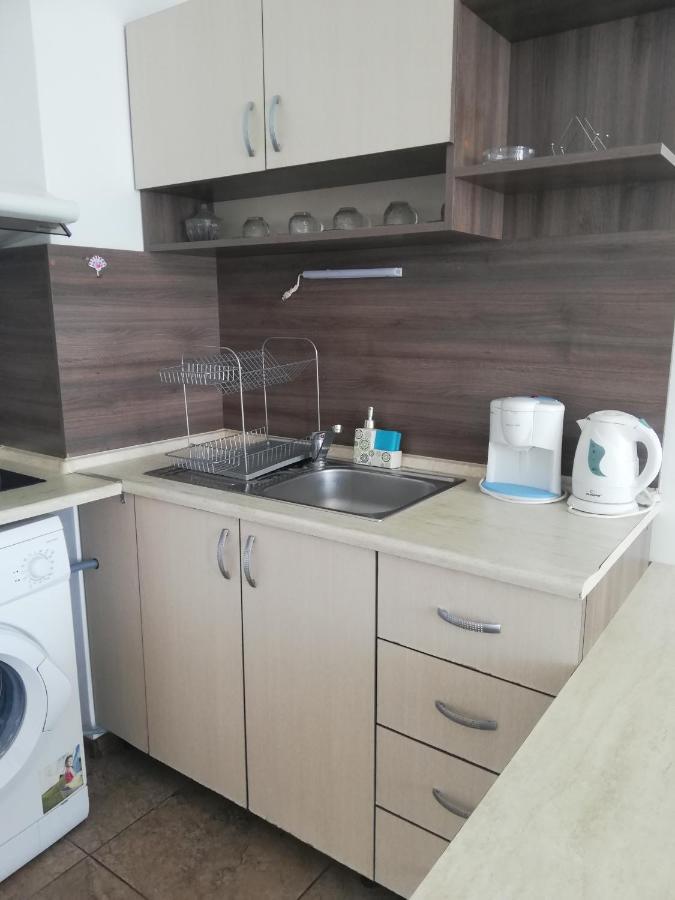 Apartamenti Zhelezovi Поморие Экстерьер фото