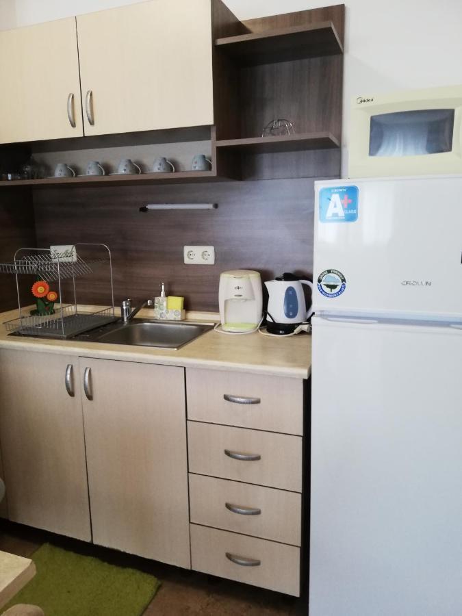 Apartamenti Zhelezovi Поморие Экстерьер фото