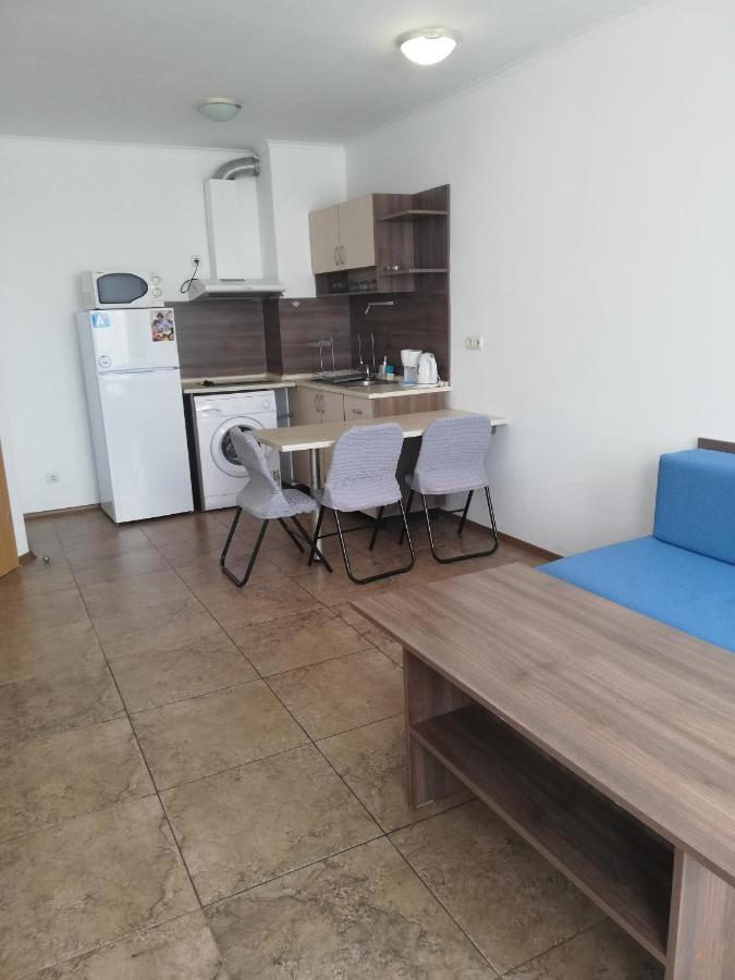 Apartamenti Zhelezovi Поморие Экстерьер фото