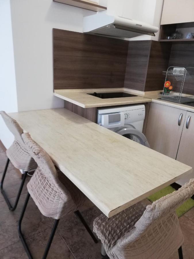 Apartamenti Zhelezovi Поморие Экстерьер фото